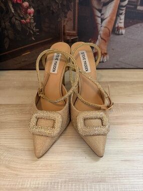 Steve Madden Champagne Rhinestone Buckle Slingback Pumps Size 7